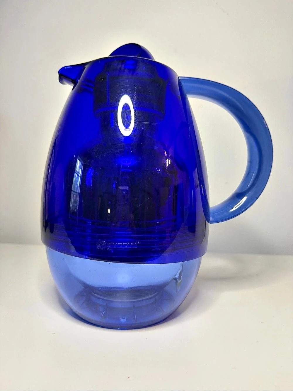 Vintage Guzzini Feeling Thermal Carafe by Robin Levien – Italy